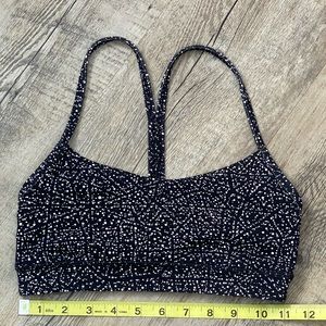 Lululemon Flow Y Nulu sports bra size 4